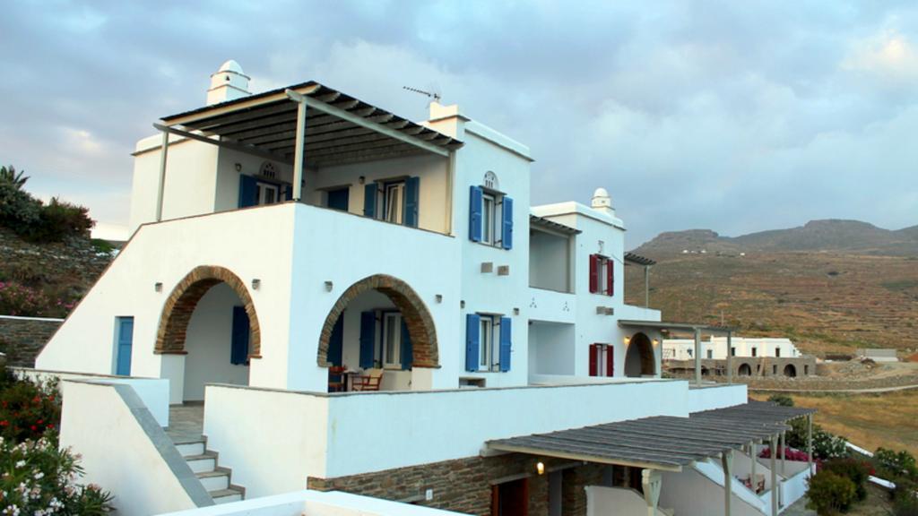En Plo Aparthotel Agios Romanos Ngoại thất bức ảnh